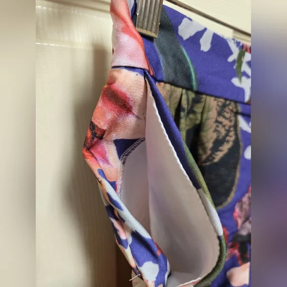 Romeo & Juliet Couture High Waist Floral Shorts - Blue and Red NWT